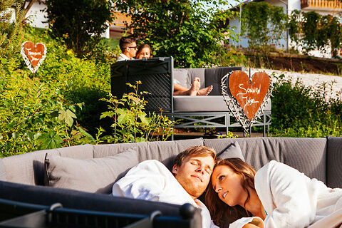 Liebesinseln im Paradiesgarten des Wellnesshotels Kramerwirt